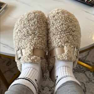 Cozy Beige Sherpa Women's Slippers